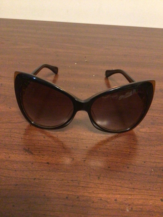 Tom Ford vintage cats eye sunglasses with velvet cover main image 12
